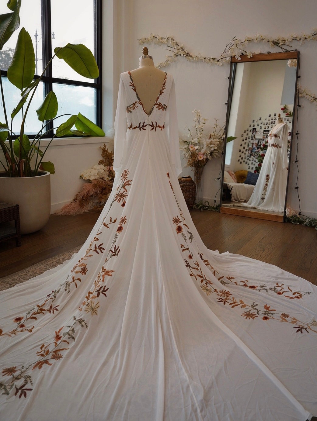 Autumn 2.0 — Elegant Floral Applique Wedding Dress - Image 2