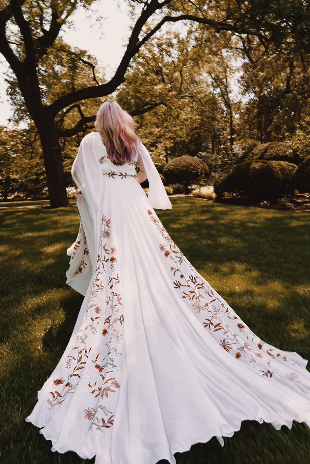 Autumn 2.0 — Elegant Floral Applique Wedding Dress - Image 5
