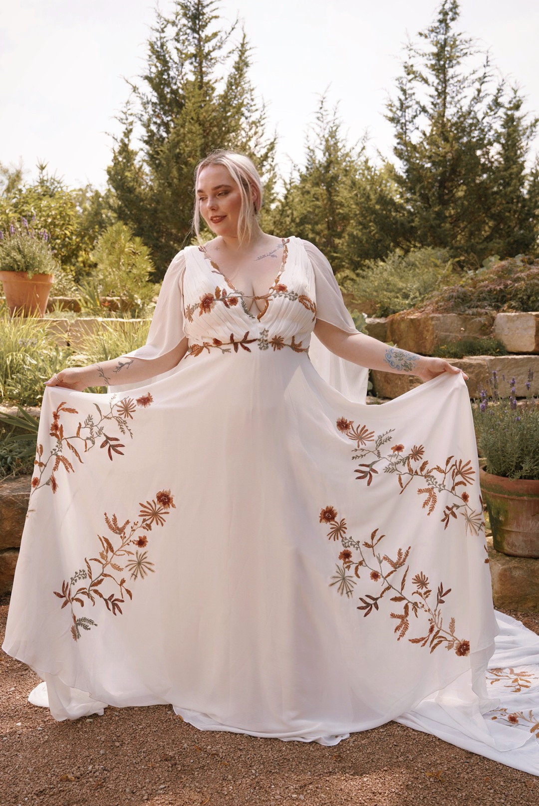 Autumn 2.0 — Elegant Floral Applique Wedding Dress - Image 4