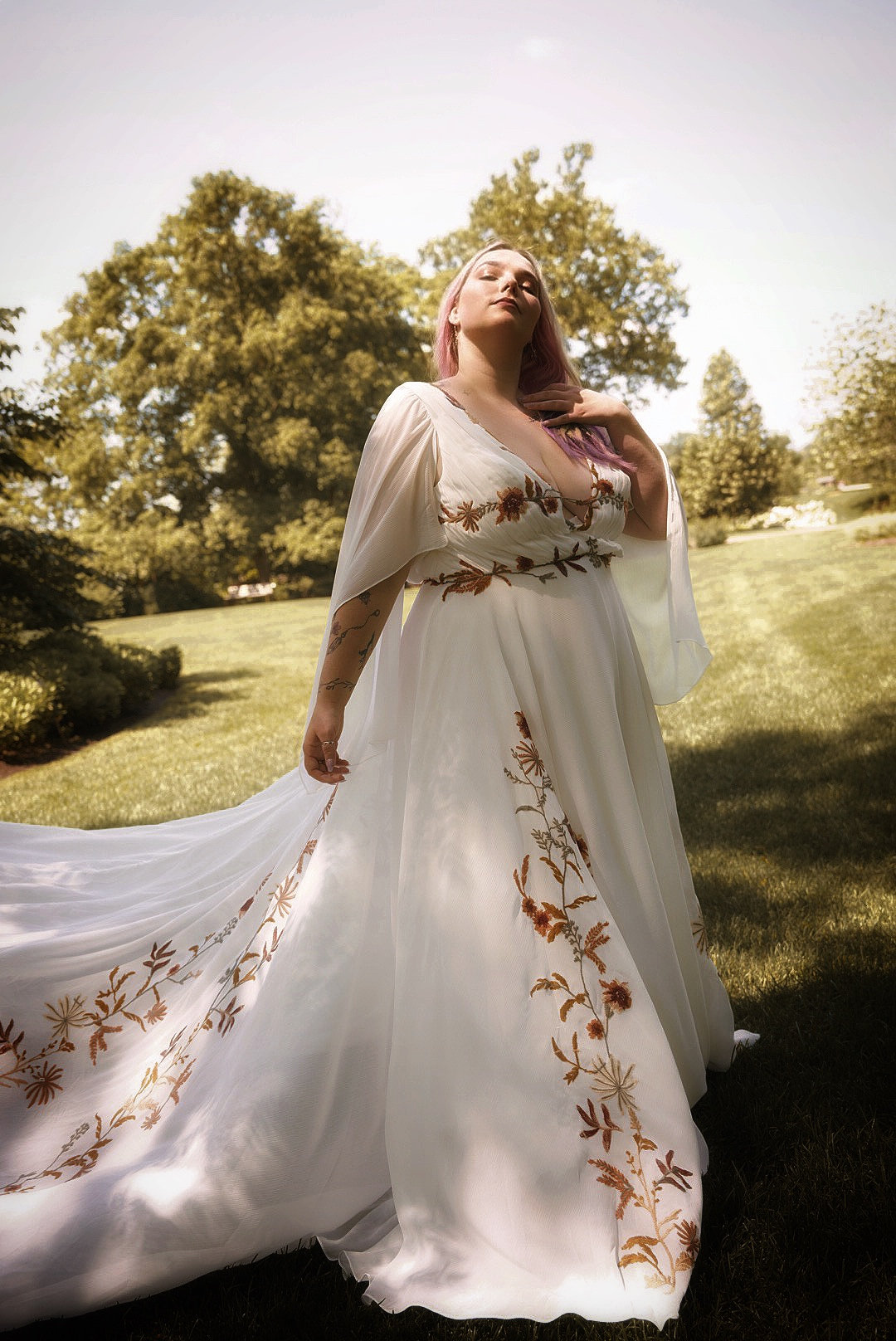 Autumn 2.0 — Elegant Floral Applique Wedding Dress - Image 6